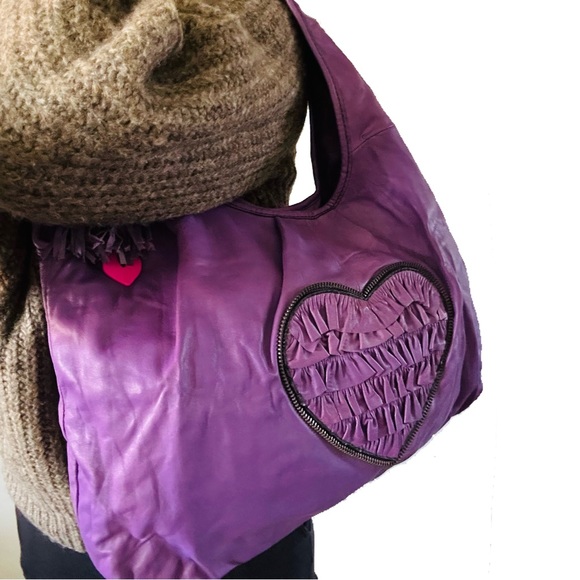 Betsey Johnson Ruffled Heart Large Hobo Leather Bag - Picture 3 of 9